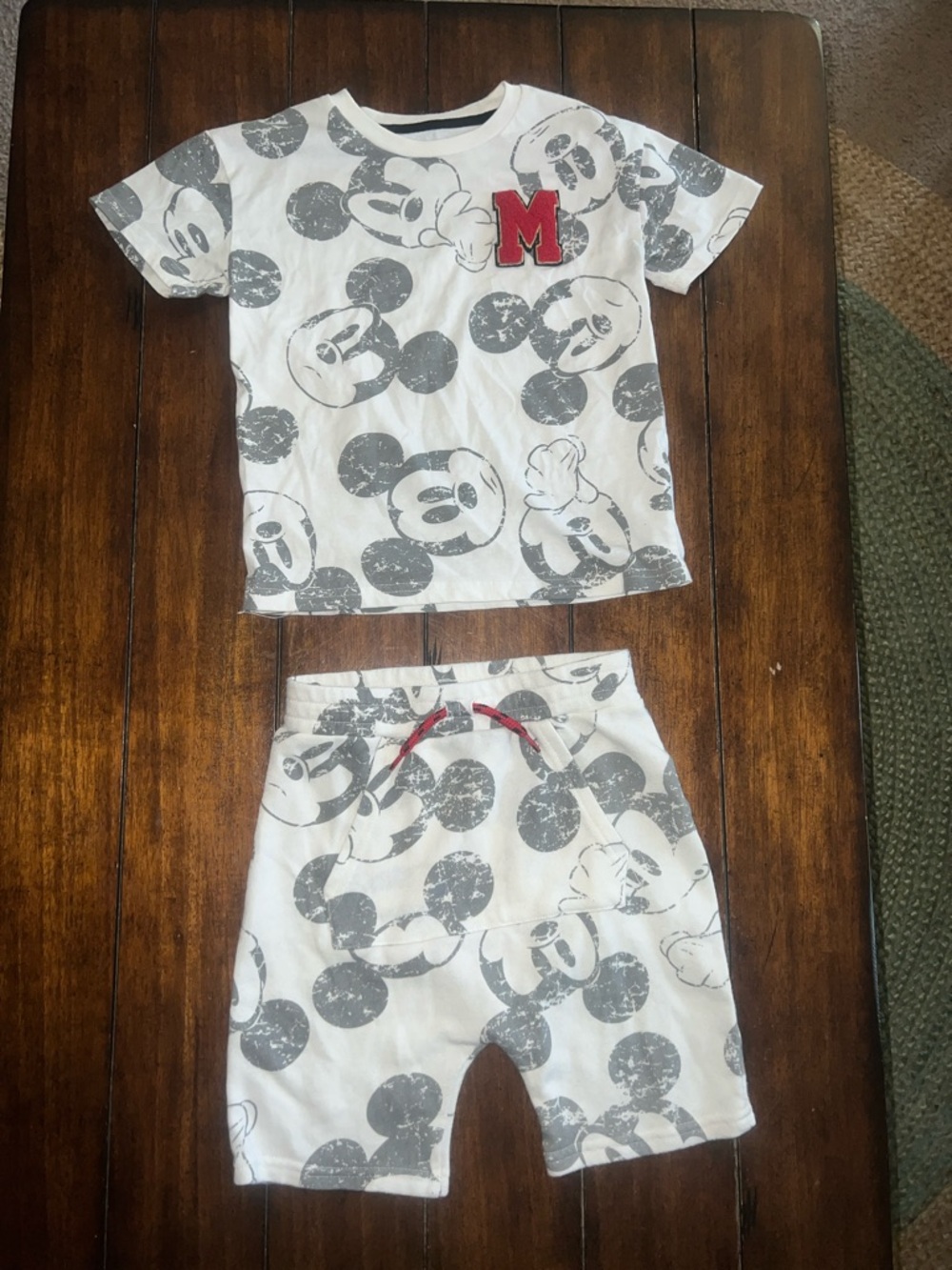 🎉🎉 5 for $20🎉🎉Kids White & Gray Mickey Print Set - Brand Unspecified